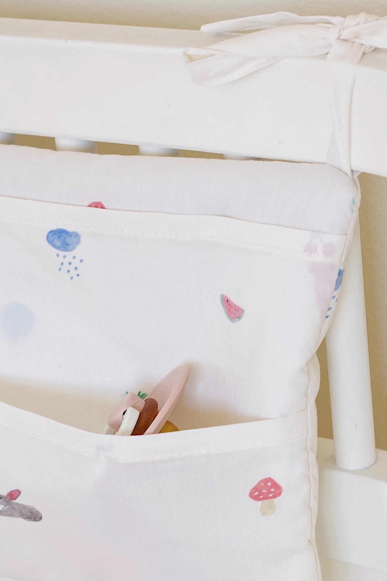 Poplin Bed Pocket by Specialday in Multi
